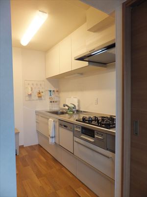 水廻りをリフレッシュ!壁面収納でTV周辺がスッキリ 水廻りをリフレッシュ!壁面収納でTV周辺がスッキリ